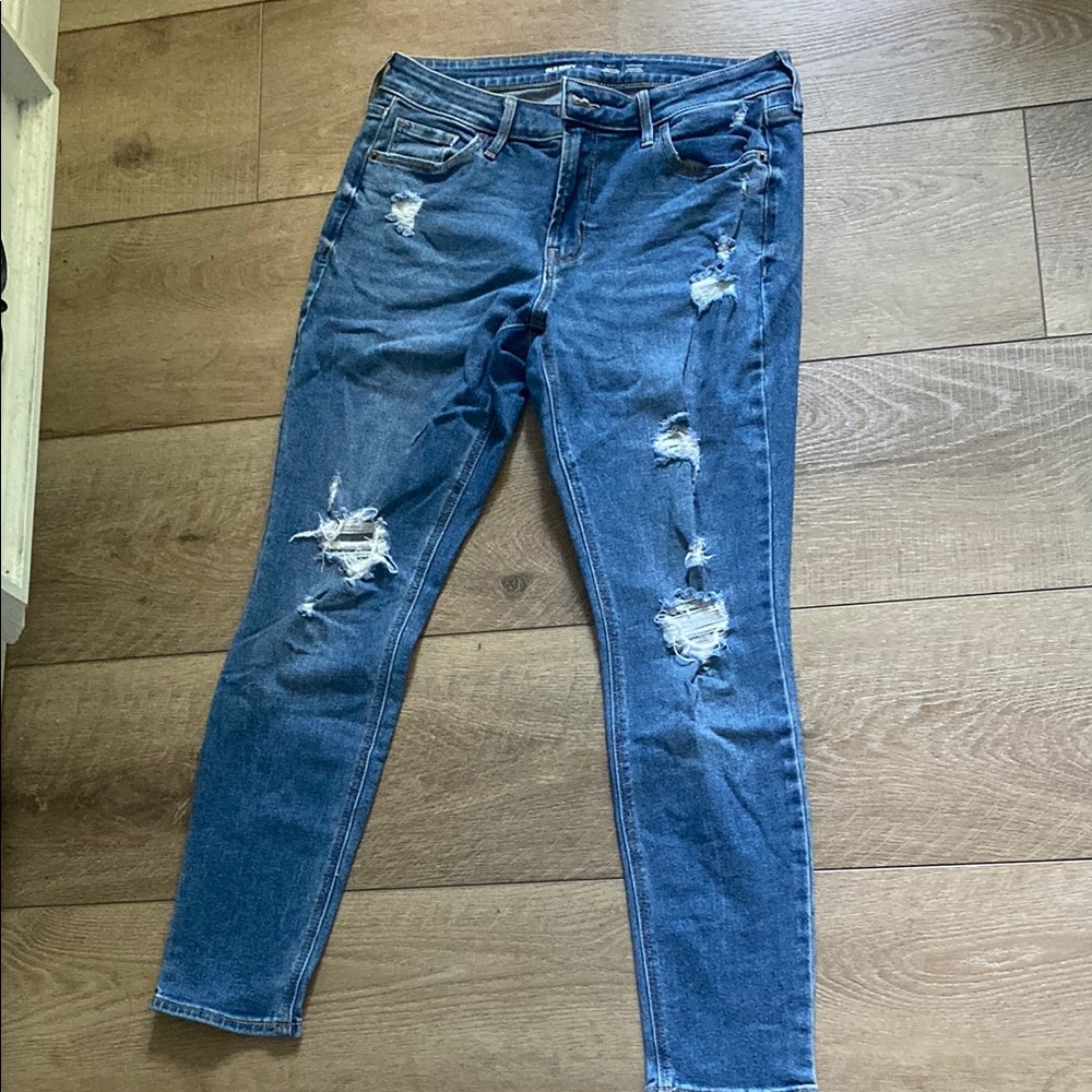 🍄Old Navy Blue Skinny Jeans with Distressed Details